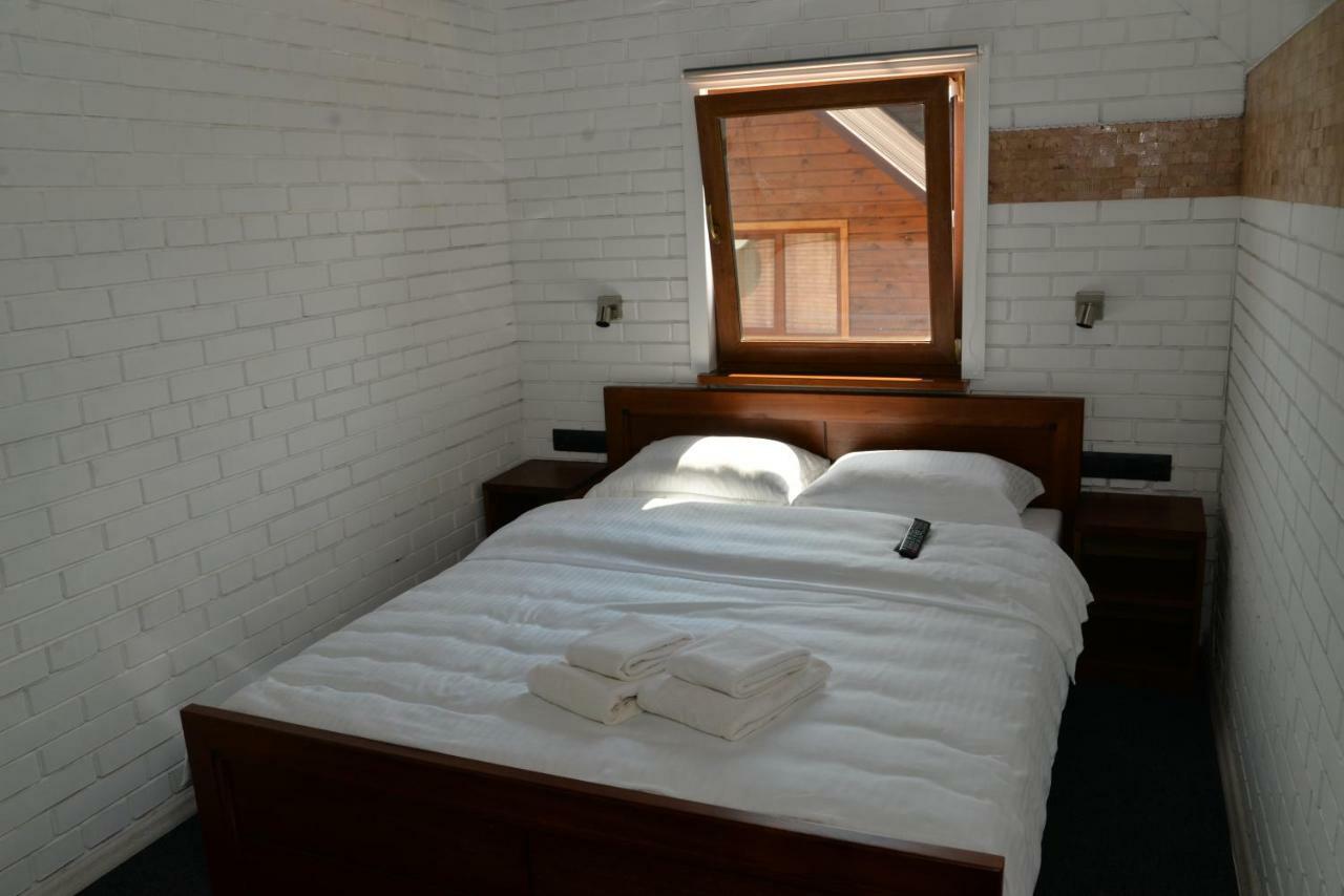 Pryvatna Sadyba Tviy Kut Hotel Svityaz' Buitenkant foto